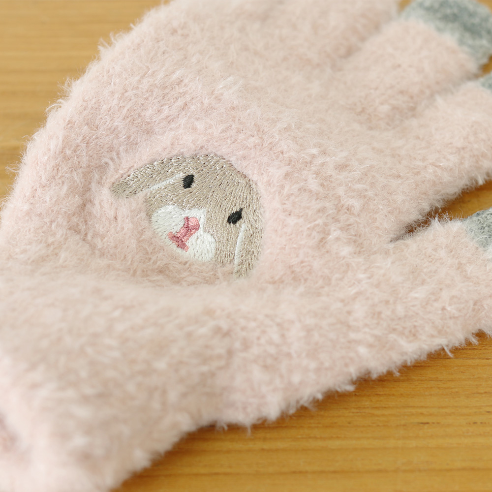 ハンドメイド うさぎのぬいぐるみタペストリー もこもこ もふもふ 刺繍 織物