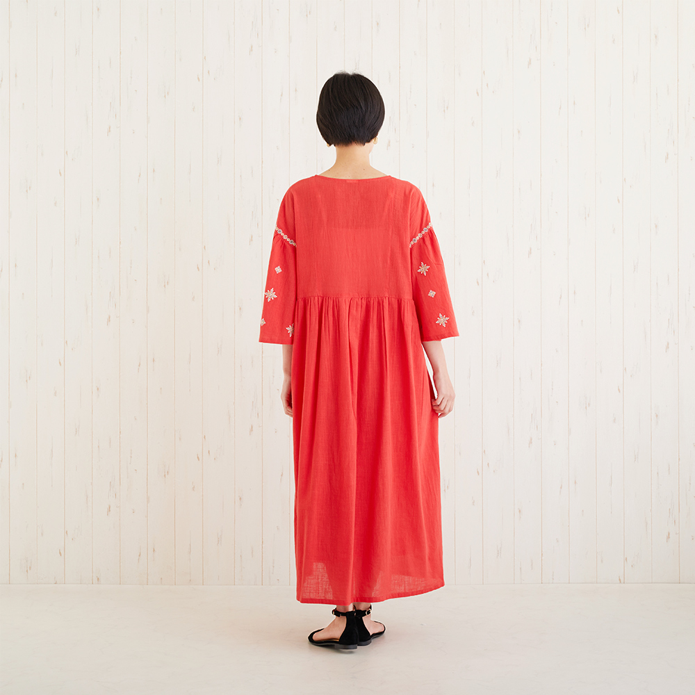 Porina ワンピース フェズ刺繍 特価 トモ コーポレーション 世界の民芸雑貨卸 エスニック ハワイアン 中南米のアパレル 雑貨卸売の通販 トモ コーポレーション 世界の民芸雑貨卸 エスニック ハワイアン 中南米のアパレル 雑貨卸売の通販