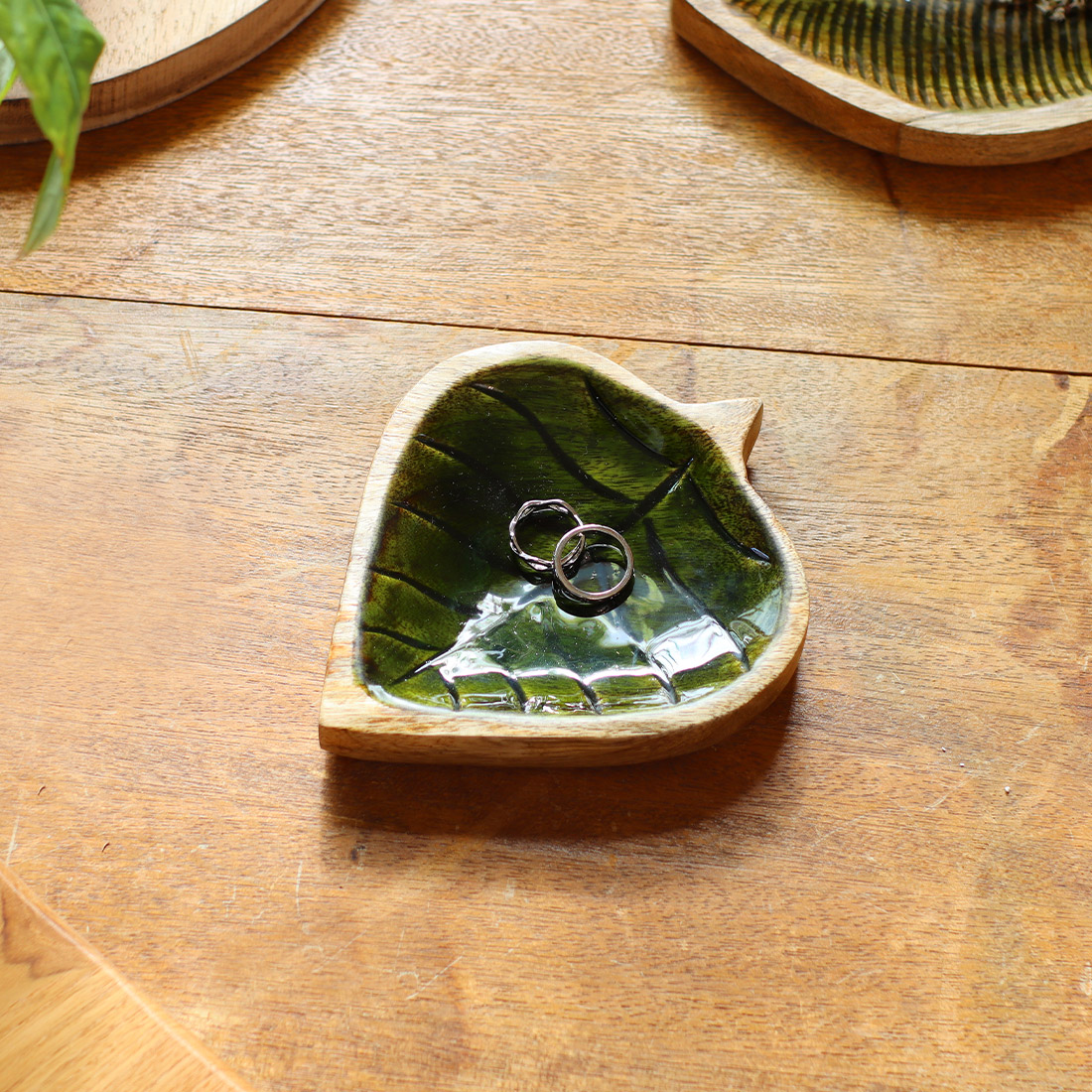 エナメルトレイ リーフ