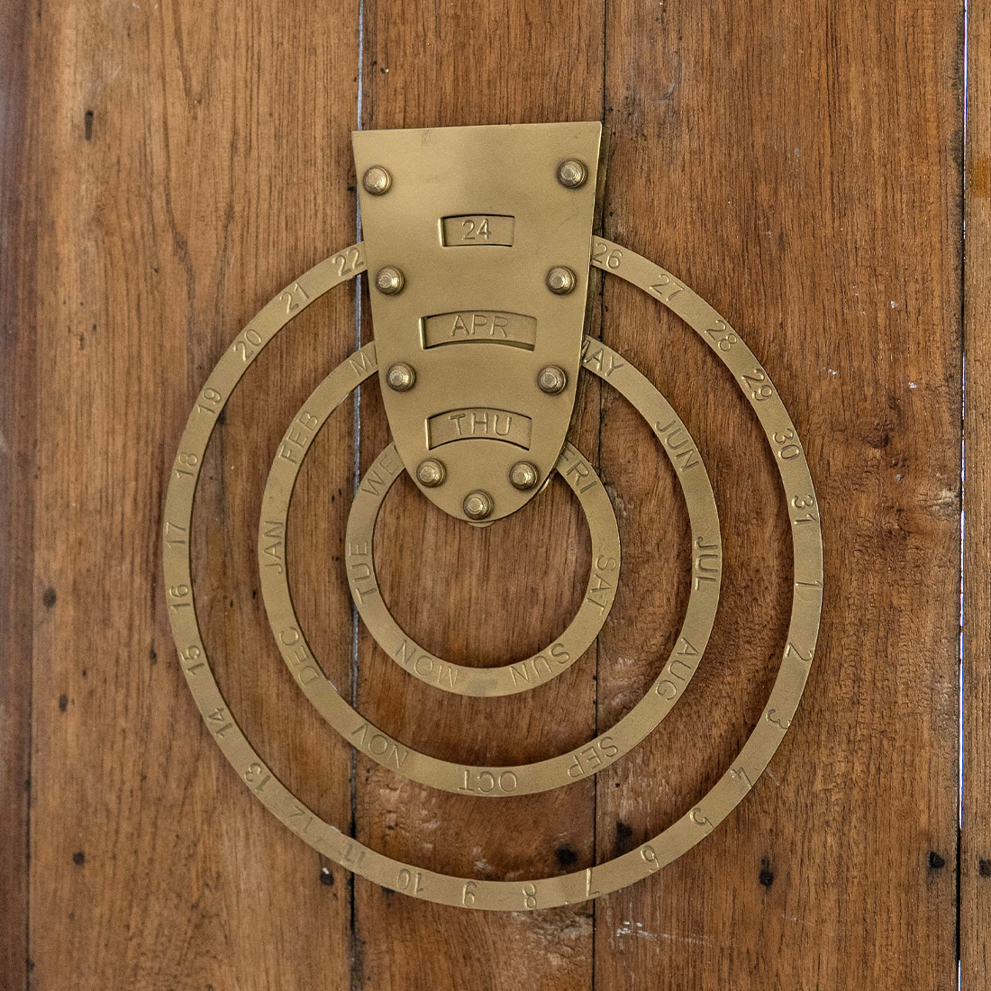 アイアン カレンダー